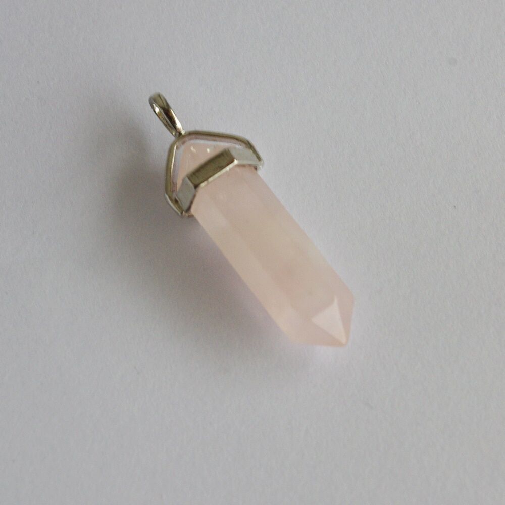 Rózsakvarc kristály kétcsúcs medál - ceruza alakú