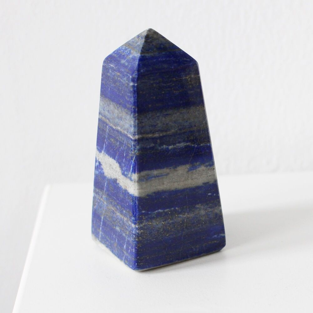 Lapis lazuli obeliszk