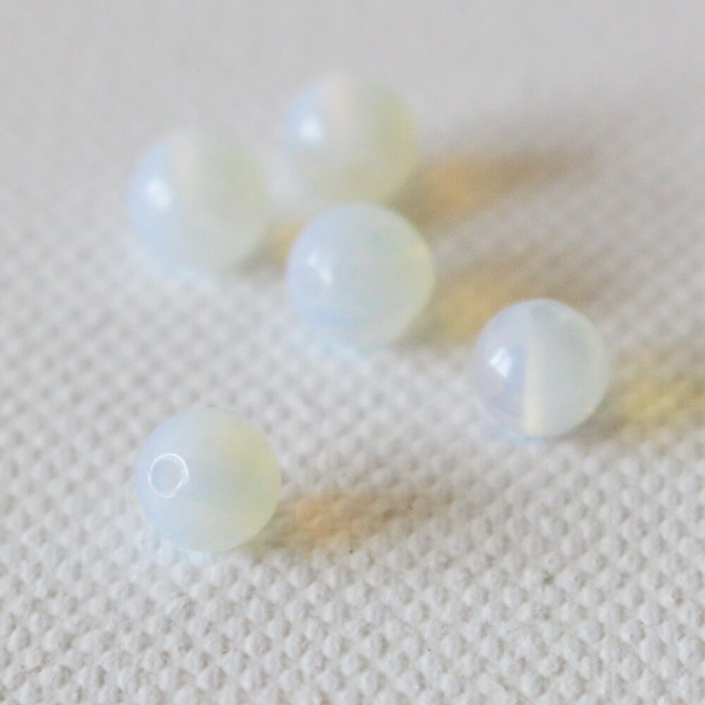 Opalit gyöngy - 6 mm